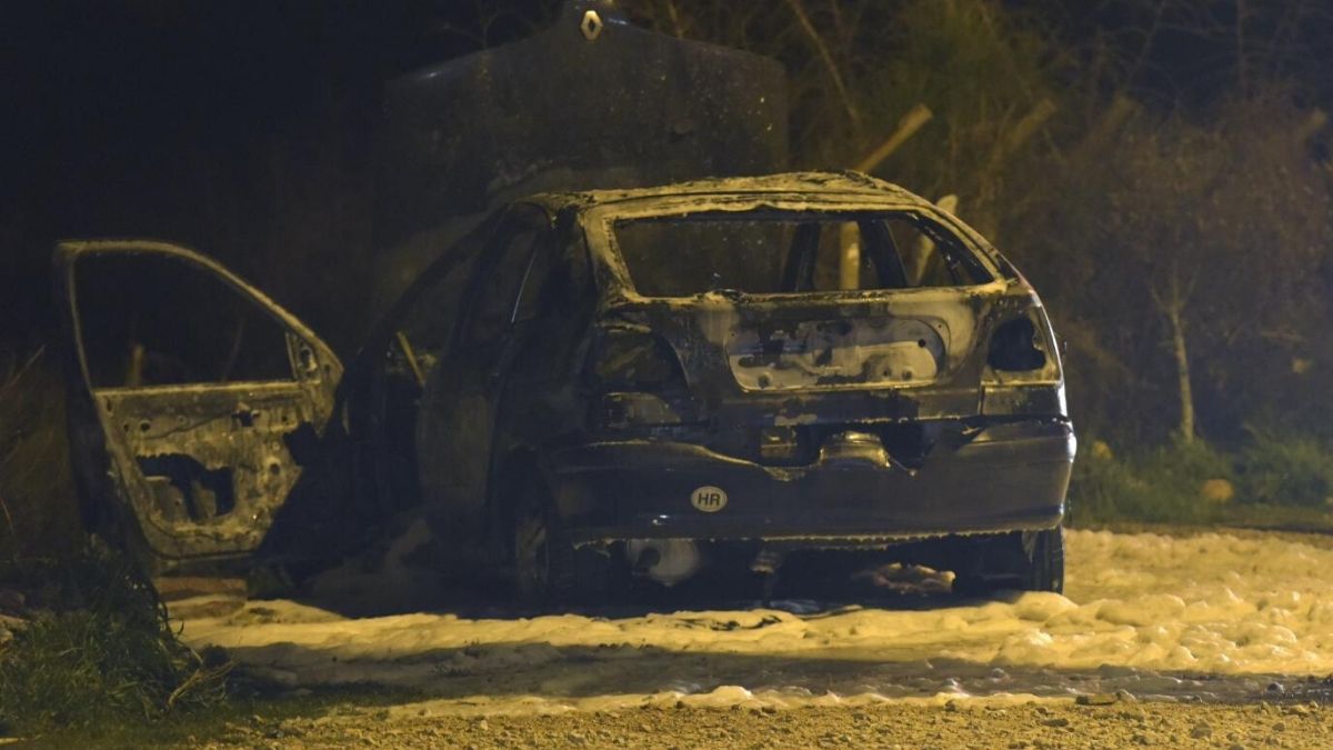 Izgorio auto kod Splita, vozač završio u bolnici s opeklinama